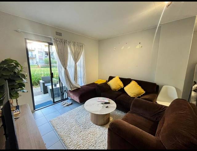 2 BEDROOM PROPERTY TO RENT IN CLUBVIEW